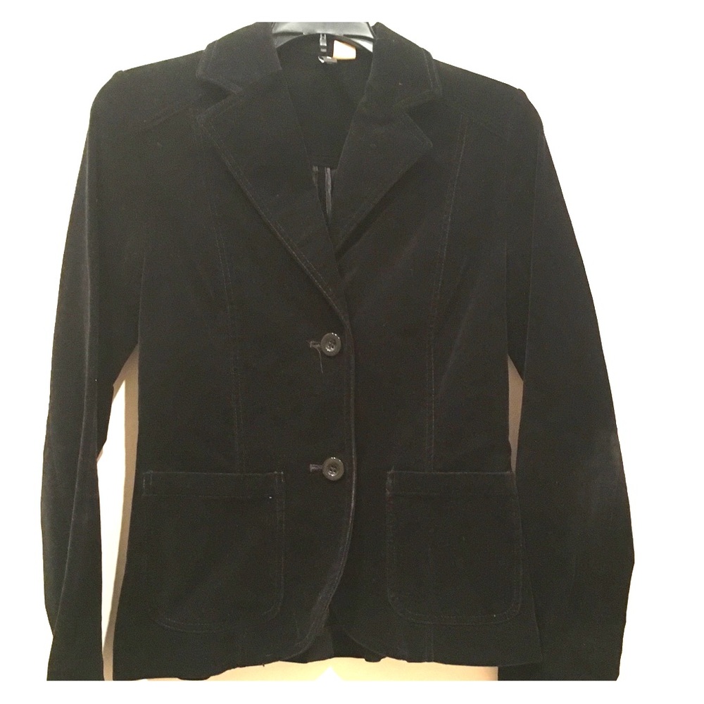 Black Velvet Blazer — great for fall! 🍁